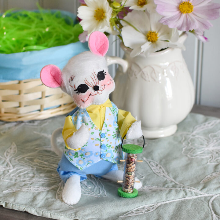 6in Bird Feeder Boy Mouse