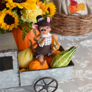 5in Pilgrim Mouse with Gourd